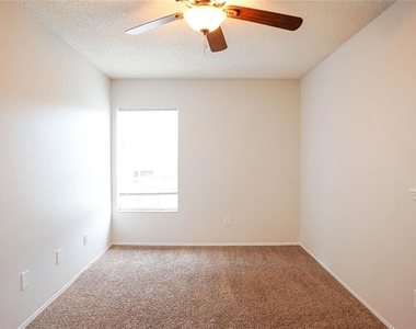 4501 Bridgeton Lane - Photo Thumbnail 14