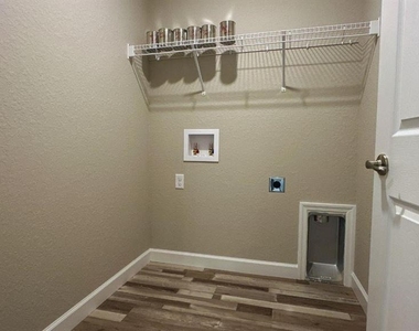 16408 Sw 27th Circle - Photo Thumbnail 15