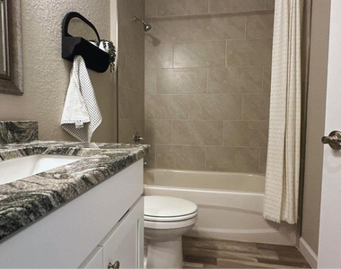 16408 Sw 27th Circle - Photo Thumbnail 12