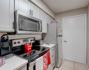 3038 Parkway Boulevard - Photo Thumbnail 7