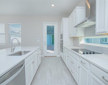 6533 Rover Way - Photo Thumbnail 19