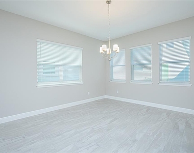 6533 Rover Way - Photo Thumbnail 21