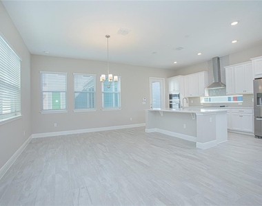 6533 Rover Way - Photo Thumbnail 14