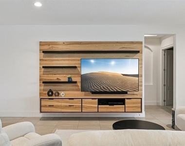 10840 Mobberley Circle - Photo Thumbnail 6