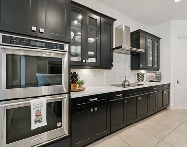 10840 Mobberley Circle - Photo Thumbnail 12