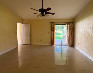 822 Valnera Court - Photo Thumbnail 19
