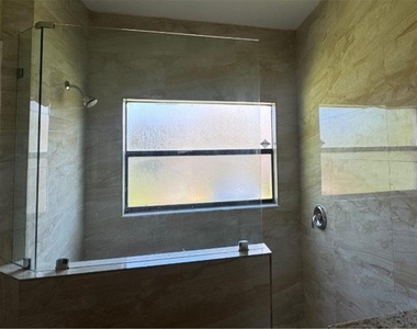 822 Valnera Court - Photo Thumbnail 14