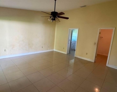 822 Valnera Court - Photo Thumbnail 18