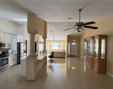 822 Valnera Court - Photo Thumbnail 4
