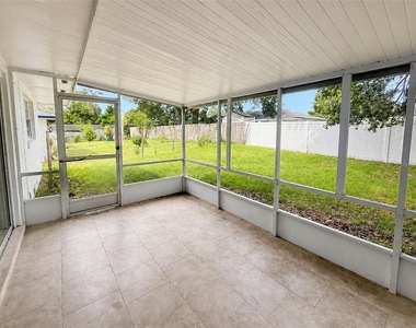 621 Ashberry Lane - Photo Thumbnail 10