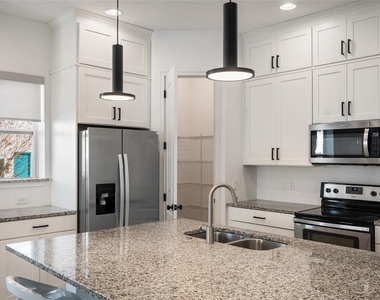13010 Stoddart Avenue - Photo Thumbnail 20