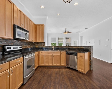 1965 Osprey Avenue - Photo Thumbnail 11