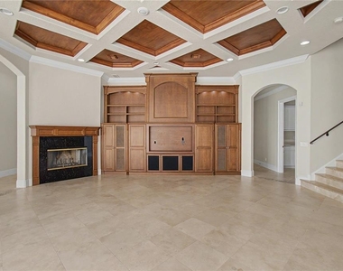 9313 Southern Breeze Drive - Photo Thumbnail 10
