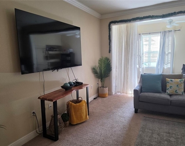 1300 Eastern Pecan Place - Photo Thumbnail 16