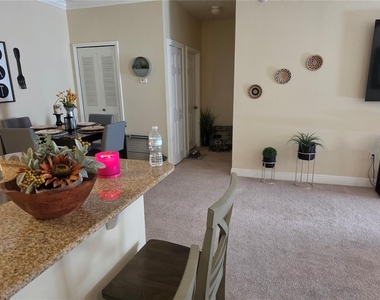 1300 Eastern Pecan Place - Photo Thumbnail 10