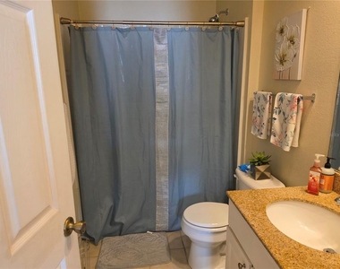 1300 Eastern Pecan Place - Photo Thumbnail 19