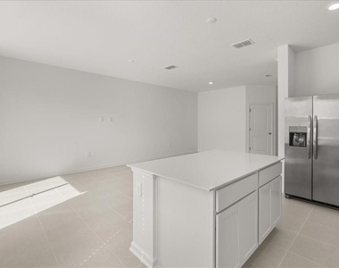 5840 Energy Way - Photo Thumbnail 9