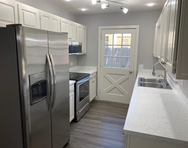 527 Hill Street - Photo Thumbnail 1
