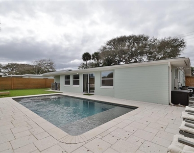 2307 Saxon Drive - Photo Thumbnail 34