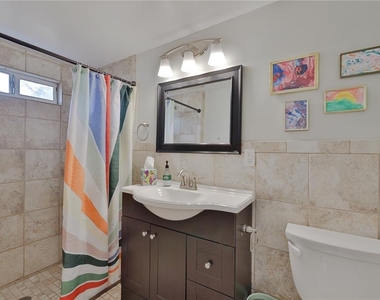 2307 Saxon Drive - Photo Thumbnail 16