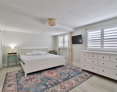 2307 Saxon Drive - Photo Thumbnail 18