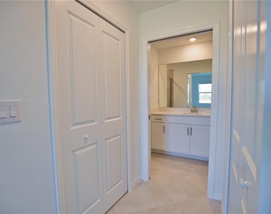 12280 Wellen Golf Street - Photo Thumbnail 18