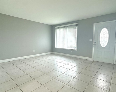 14666 Ingraham Boulevard - Photo Thumbnail 3