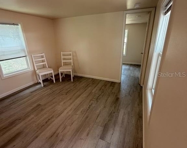 110 Forest Avenue - Photo Thumbnail 5