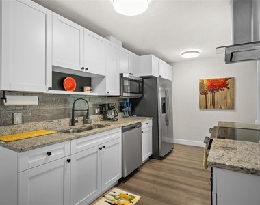 418 40th Avenue S - Photo Thumbnail 3
