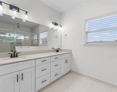 6735 Sw 10th Lane - Photo Thumbnail 14