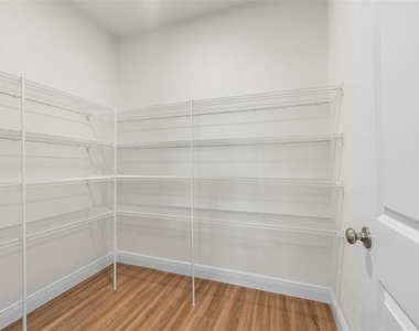 6735 Sw 10th Lane - Photo Thumbnail 12