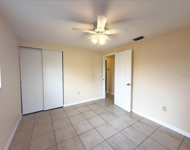 11432 Poplin Avenue - Photo Thumbnail 9