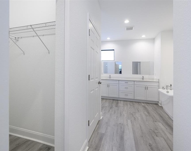 3304 Glencove Street - Photo Thumbnail 21