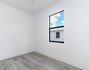 3304 Glencove Street - Photo Thumbnail 36