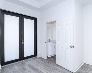 3304 Glencove Street - Photo Thumbnail 10