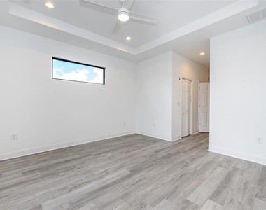 3304 Glencove Street - Photo Thumbnail 16