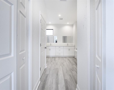 3304 Glencove Street - Photo Thumbnail 20