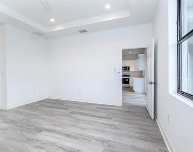 3304 Glencove Street - Photo Thumbnail 17