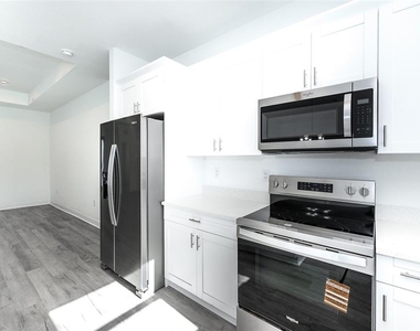 3304 Glencove Street - Photo Thumbnail 8