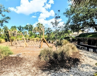 5698 Archipelago Street - Photo Thumbnail 32