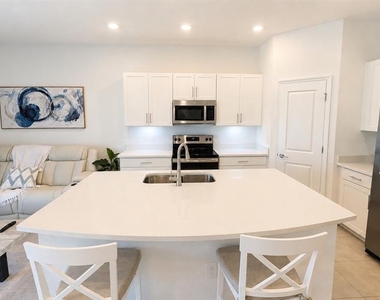 5698 Archipelago Street - Photo Thumbnail 3