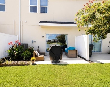 5698 Archipelago Street - Photo Thumbnail 14