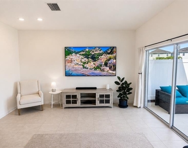 5698 Archipelago Street - Photo Thumbnail 6
