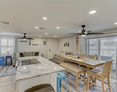 2728 49th Avenue W - Photo Thumbnail 9