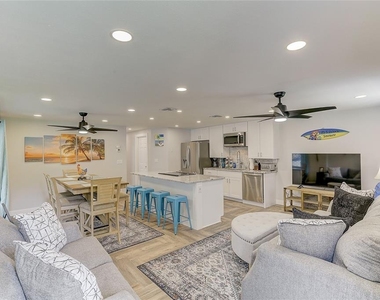 2728 49th Avenue W - Photo Thumbnail 1
