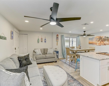 2728 49th Avenue W - Photo Thumbnail 3