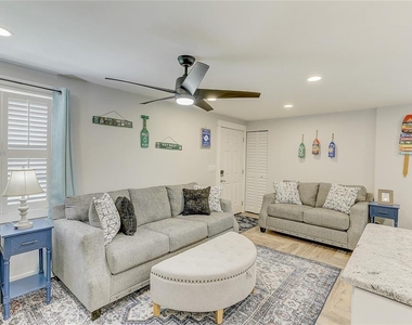 2728 49th Avenue W - Photo Thumbnail 4