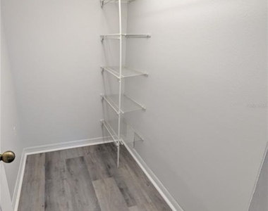 8390 Wingate Drive - Photo Thumbnail 10