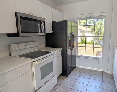 8390 Wingate Drive - Photo Thumbnail 4