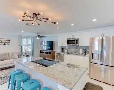 2720 49th Avenue W - Photo Thumbnail 26